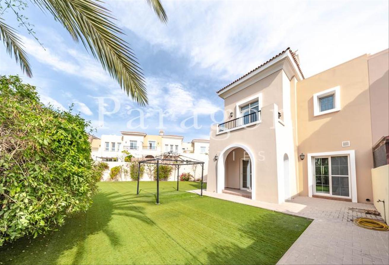 2E | Large Plot | Spacious Layout | Lake Backing photo 23