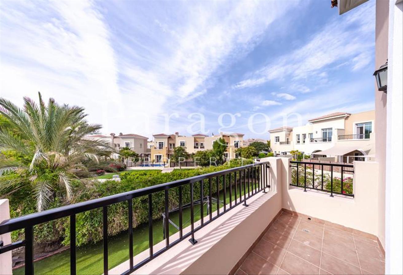 2E | Large Plot | Spacious Layout | Lake Backing photo 19