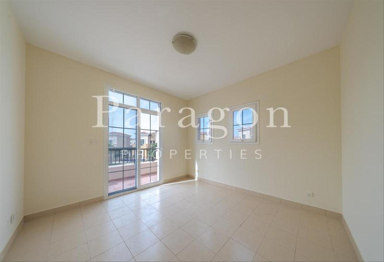 2E | Large Plot | Spacious Layout | Lake Backing photo 9