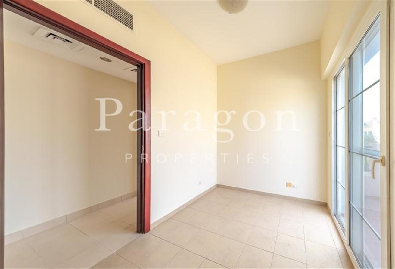 2E | Large Plot | Spacious Layout | Lake Backing photo 17
