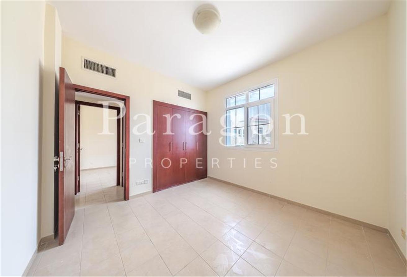 2E | Large Plot | Spacious Layout | Lake Backing photo 16