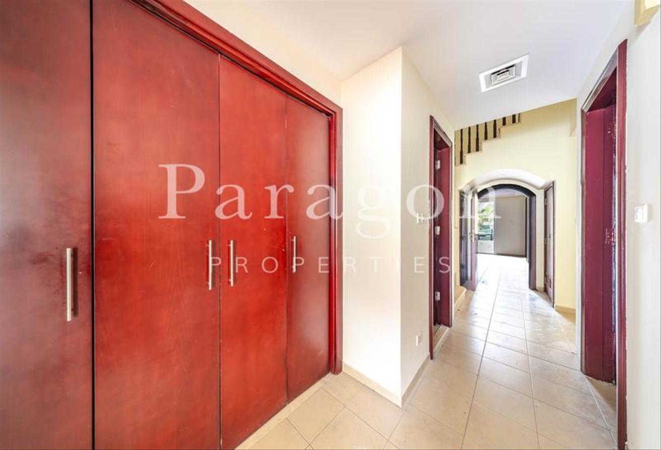 2E | Large Plot | Spacious Layout | Lake Backing photo 8