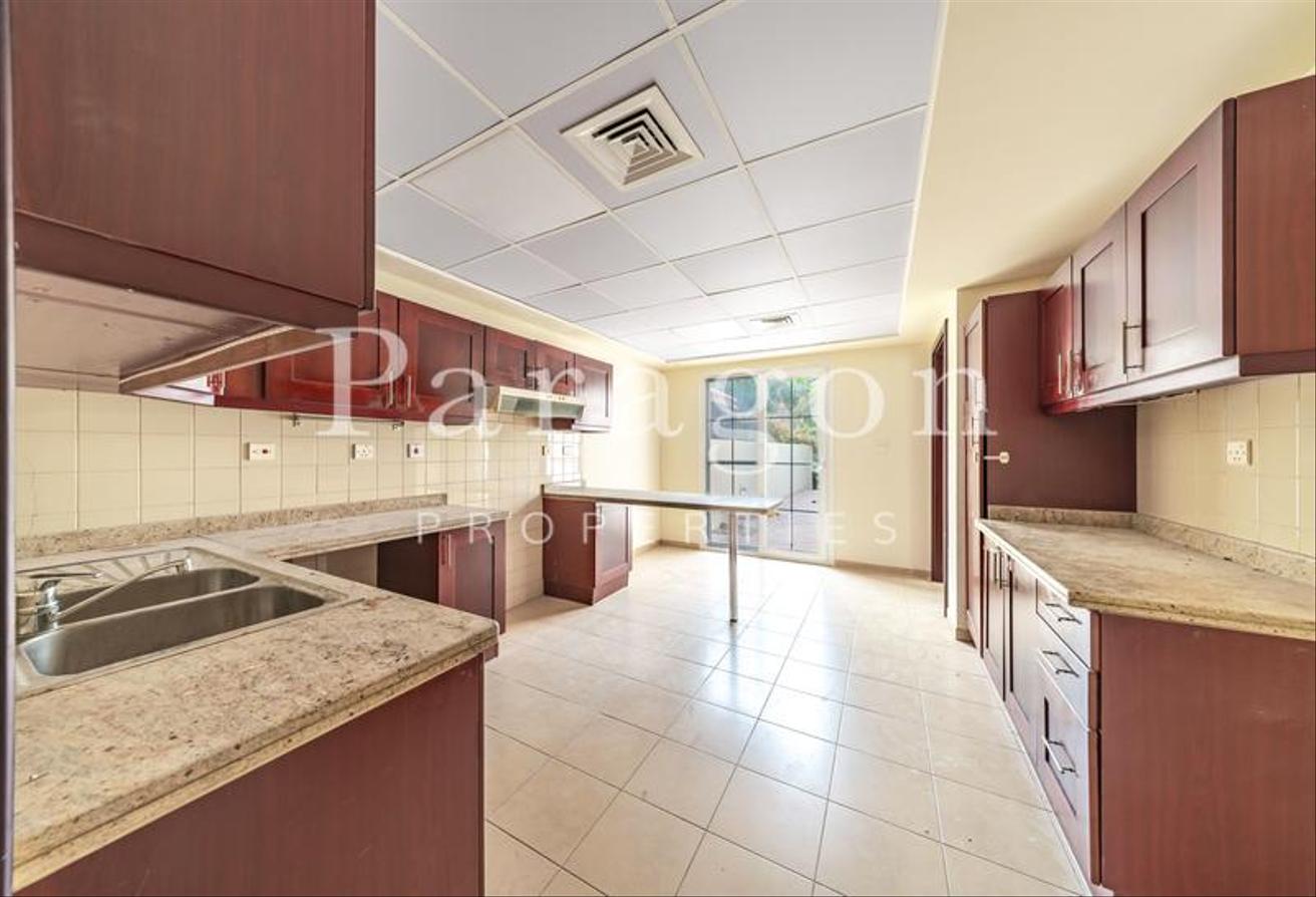 2E | Large Plot | Spacious Layout | Lake Backing photo 5