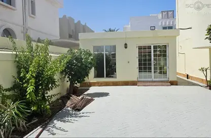 فيلا - 4 غرف نوم - 7 حمامات للايجار في فلل الجميرا 2 - جميرا 2 - جميرا - دبي