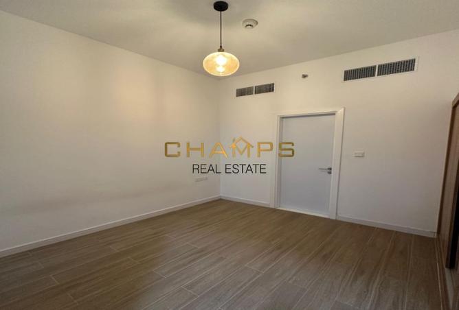 56571870 - صورة العقار 2