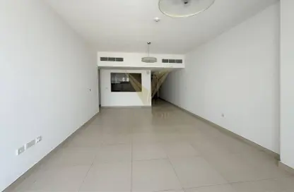 شقة - 2 غرف نوم - 3 حمامات للايجار في باي أو بي إس ديزاينر ريزيدينس - مدينة دبي للإنتاج (اي ام بي زد) - دبي