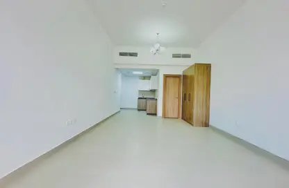 شقة - 1 حمام للايجار في السكن الإمبراطوري - المدينة العالمية المرحلة 2 - 4 الورسان - الورسان - دبي