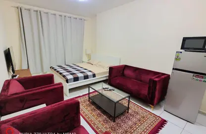 شقة - 1 حمام للايجار في مساكن كورنيش عجمان - طريق كورنيش عجمان - عجمان