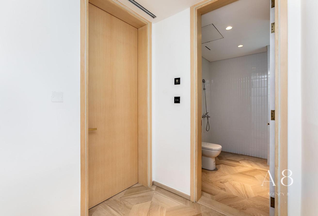 Palm Jumeirah | Private Jacuzzi | Spacious photo 15