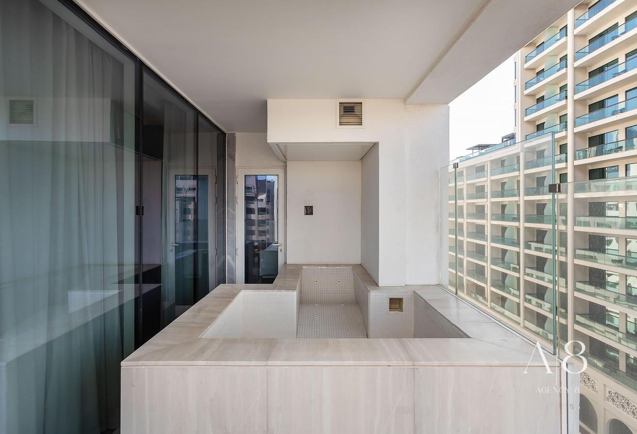 Palm Jumeirah | Private Jacuzzi | Spacious photo 9