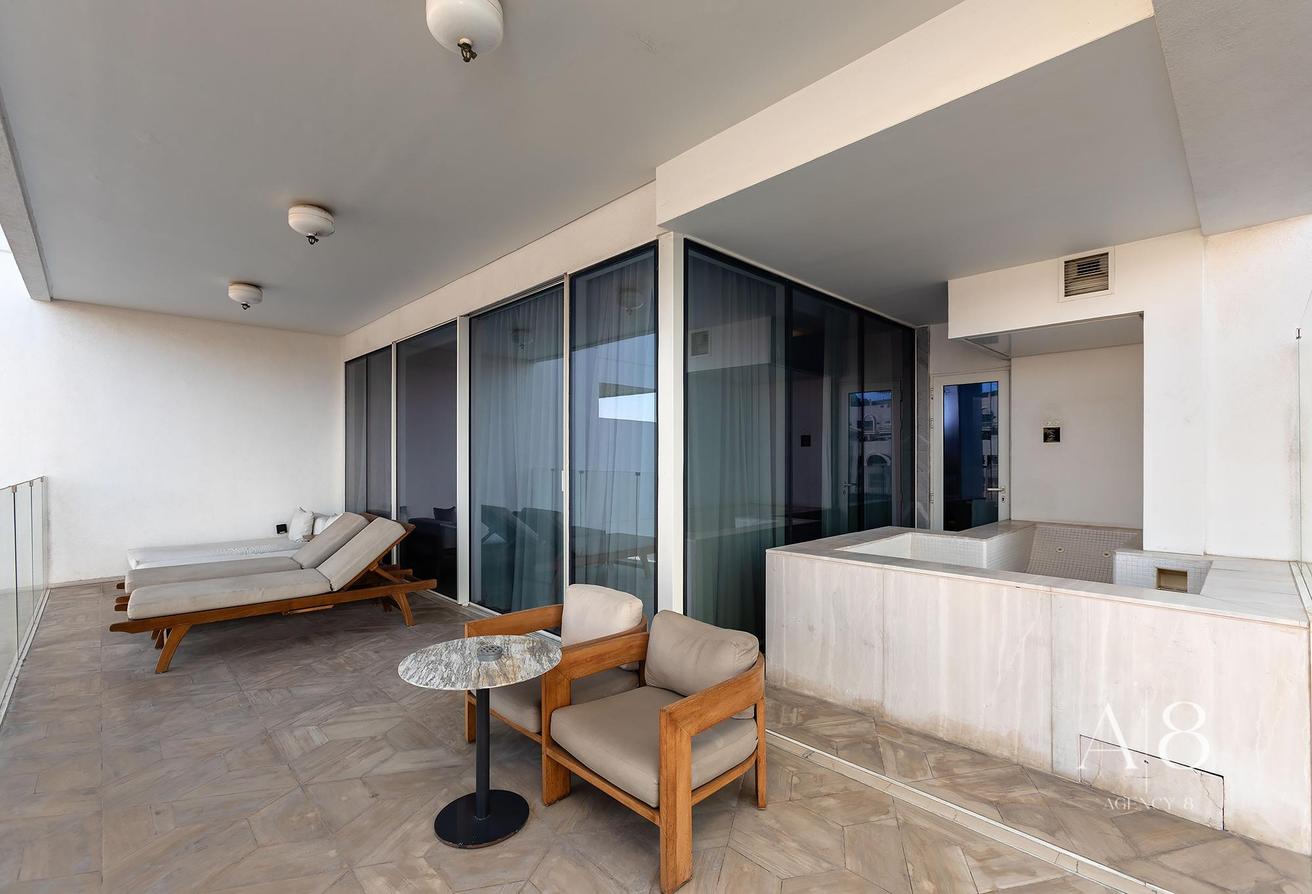 Palm Jumeirah | Private Jacuzzi | Spacious photo 8
