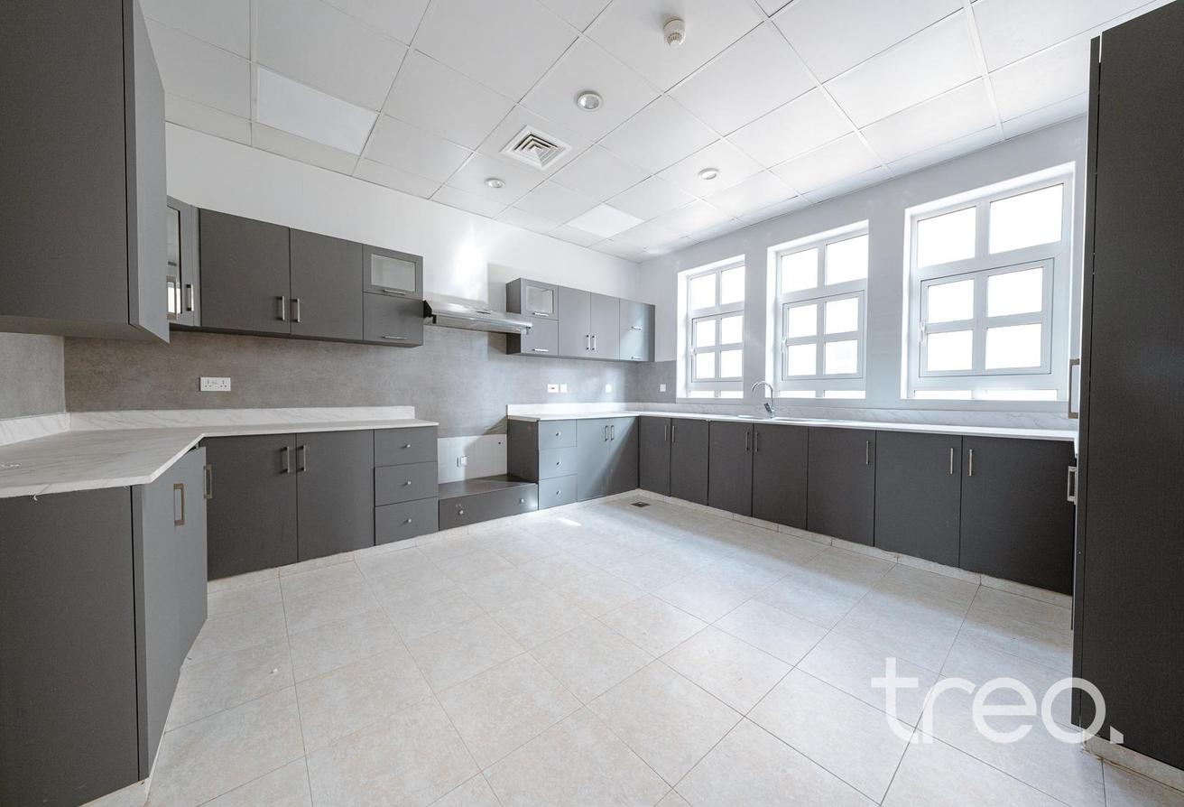 Private Pool | Basement | Spacious Rooms photo 6