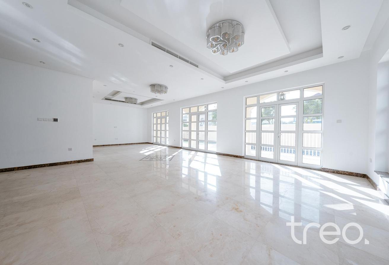 Private Pool | Basement | Spacious Rooms photo 2