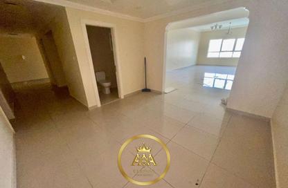 Apartment - 3 Bedrooms - 4 Bathrooms for rent in Al Mamzar Tower - Al Mamzar - Sharjah - Sharjah