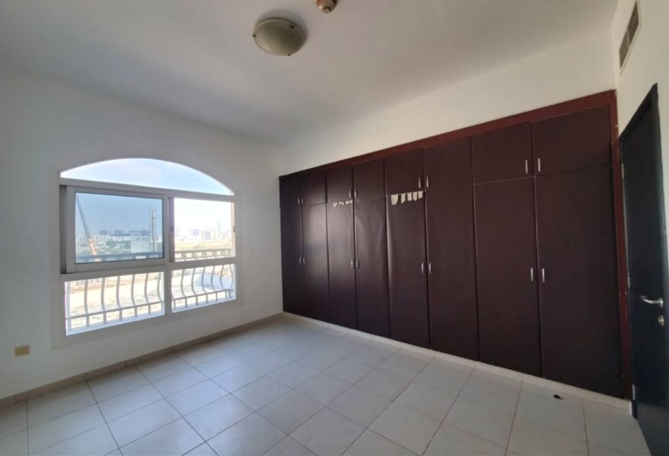SPACIOUS 1BR | PRIME LOCATION | BALCONY gallery image