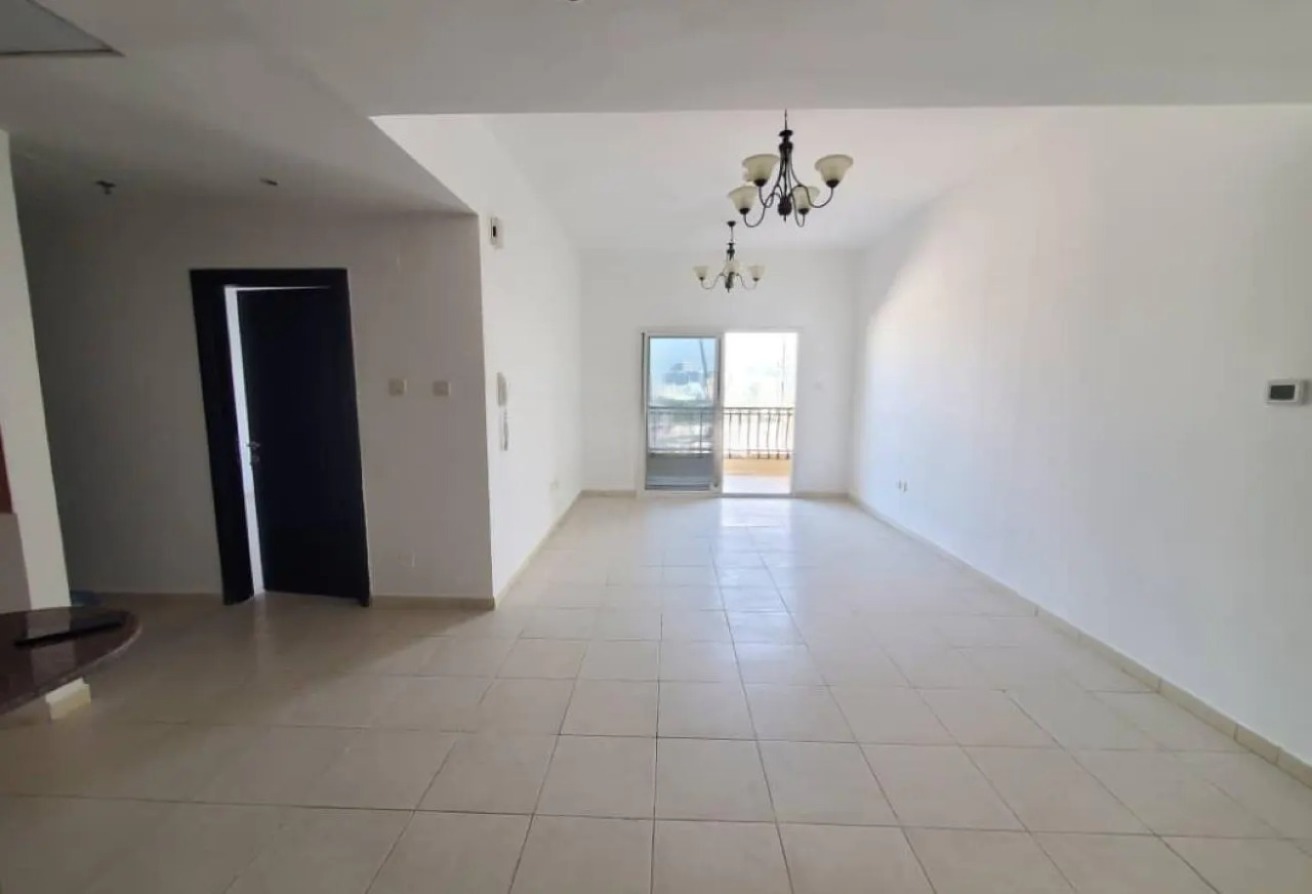 SPACIOUS 1BR | PRIME LOCATION | BALCONY