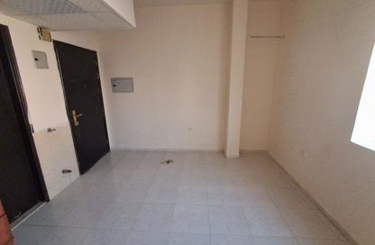 Apartment - Studio - 1 for rent in Fire Station Road - Muwaileh - Sharjah