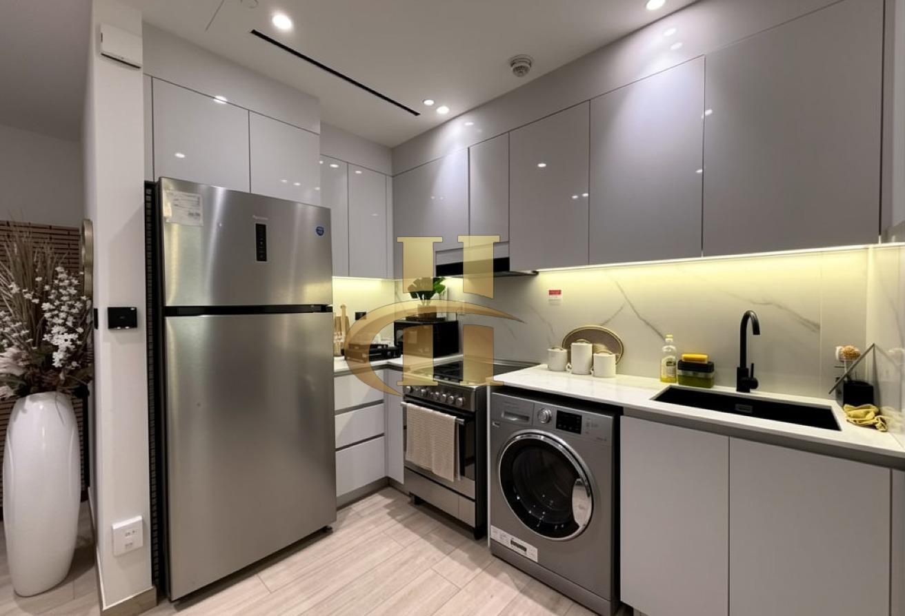 Fully furnished | Elegant | Fitted Kitchen photo 2