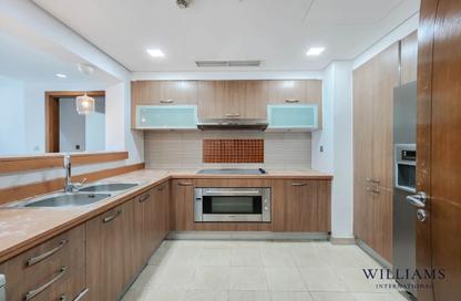 Apartment - 2 - 2 for sale in Marina Residences 4 - Marina Residences - Palm Jumeirah - Dubai