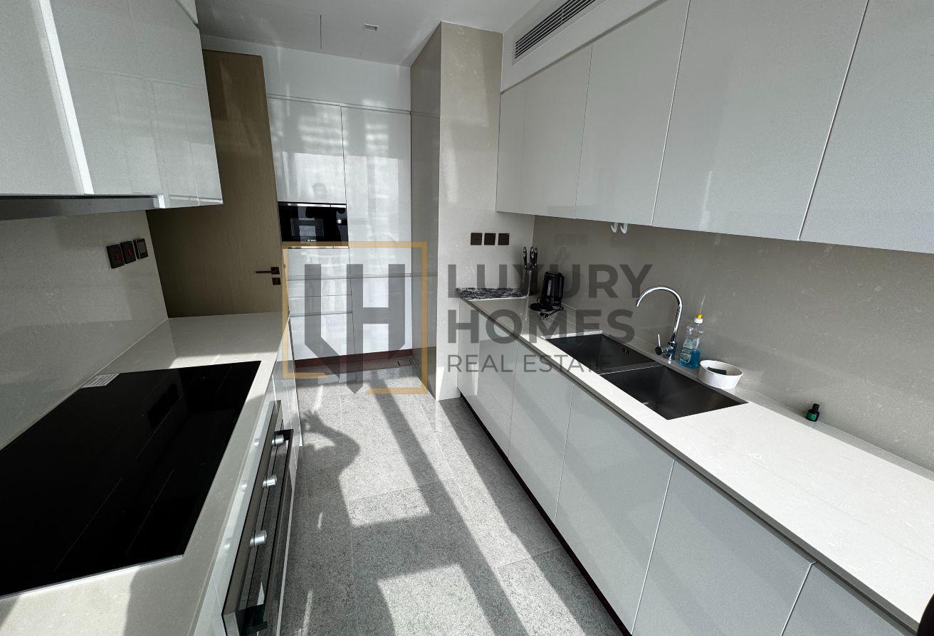FULLY FURNISHED | LAKE VIEW | SPACIOUS LAYOUT photo 5