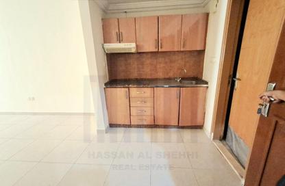 Apartment - Studio - 1 for rent in Fire Station Road - Muwaileh - Sharjah