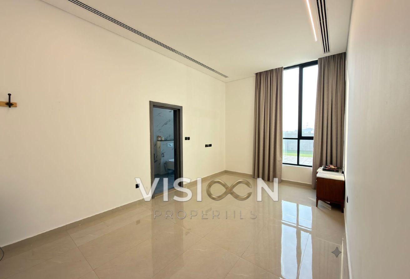 Modern Villa with 5 Bedrooms & Private Pool photo 10