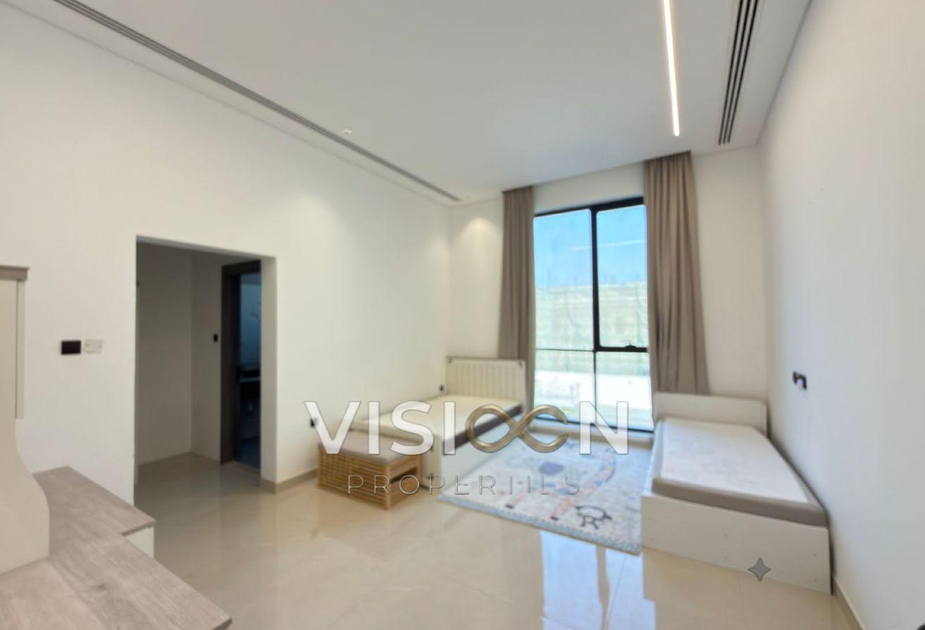 Modern Villa with 5 Bedrooms & Private Pool photo 9