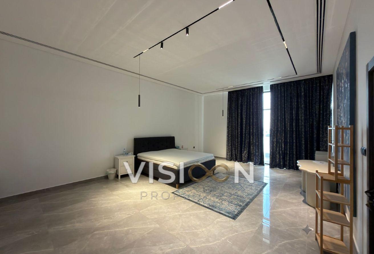 Modern Villa with 5 Bedrooms & Private Pool photo 11