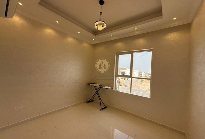 74232769 - Property Image 2