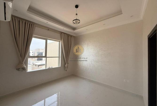 74232769 - Property Image 3