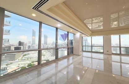 Apartment - 4 Bedrooms - 5 Bathrooms for rent in Corniche Road - Abu Dhabi