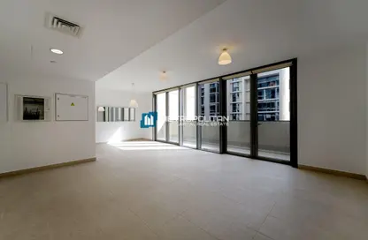 شقة - 2 غرف نوم - 3 حمامات للايجار في F بناية - الزينة - شاطئ الراحة - أبوظبي