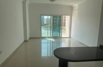 Apartment - 1 Bathroom for rent in Al Nayli Building - Dubai Silicon Oasis - Dubai