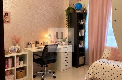Apartment - 2 - 3 for rent in Tala 1 - Queue Point - Liwan - Dubai