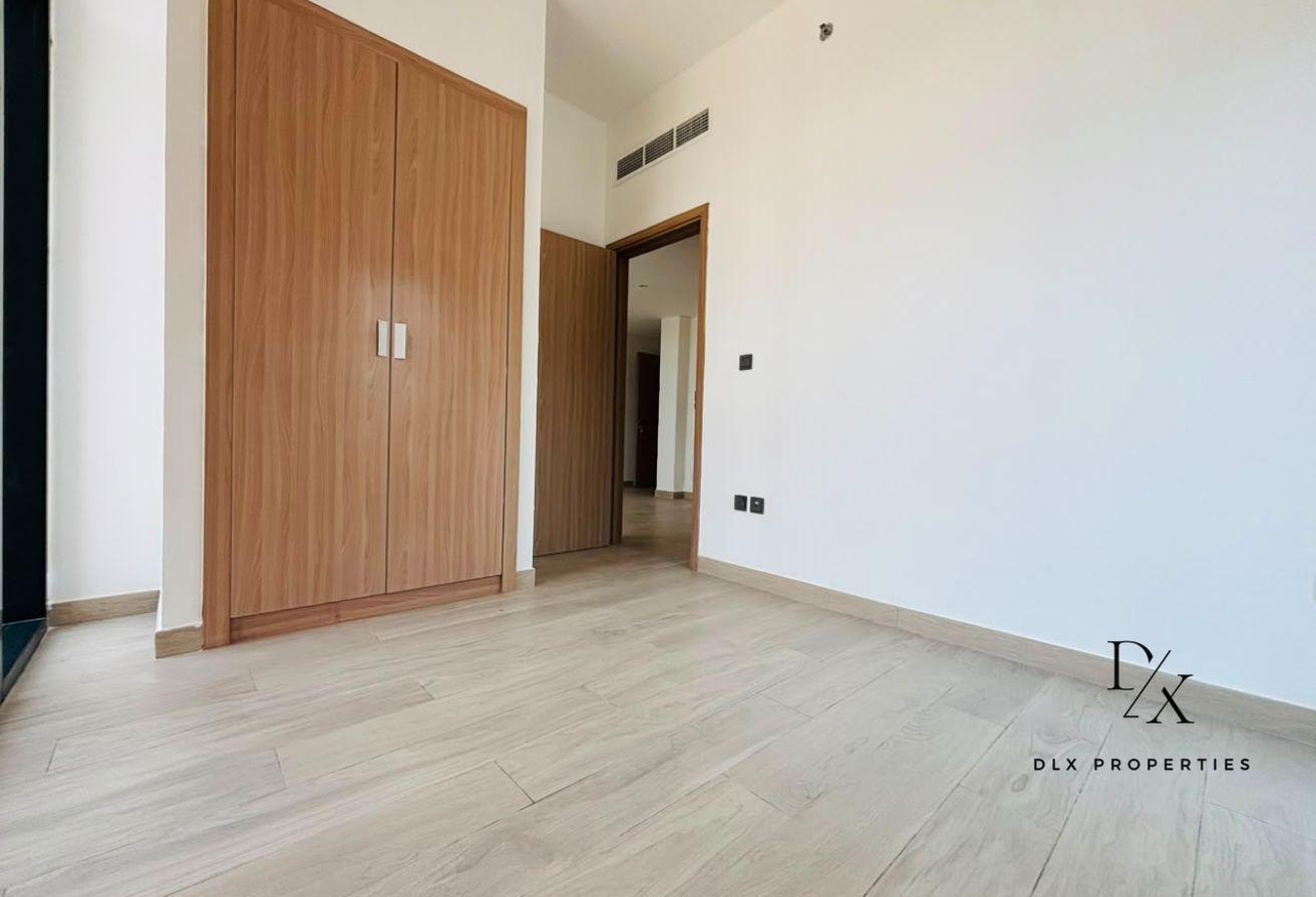 Corner Unit | Two Balcony | Spacious photo 9