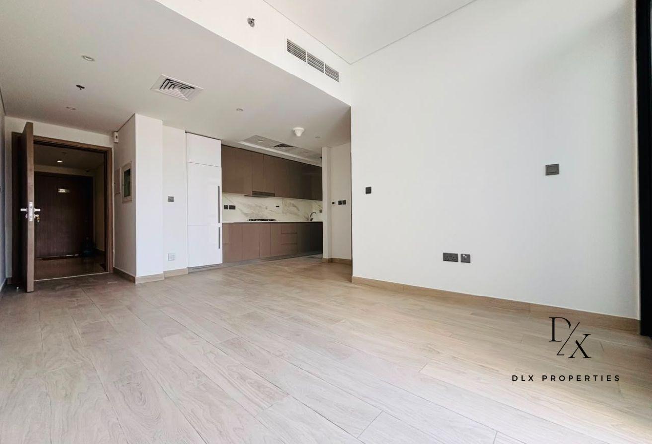Corner Unit | Two Balcony | Spacious photo 5