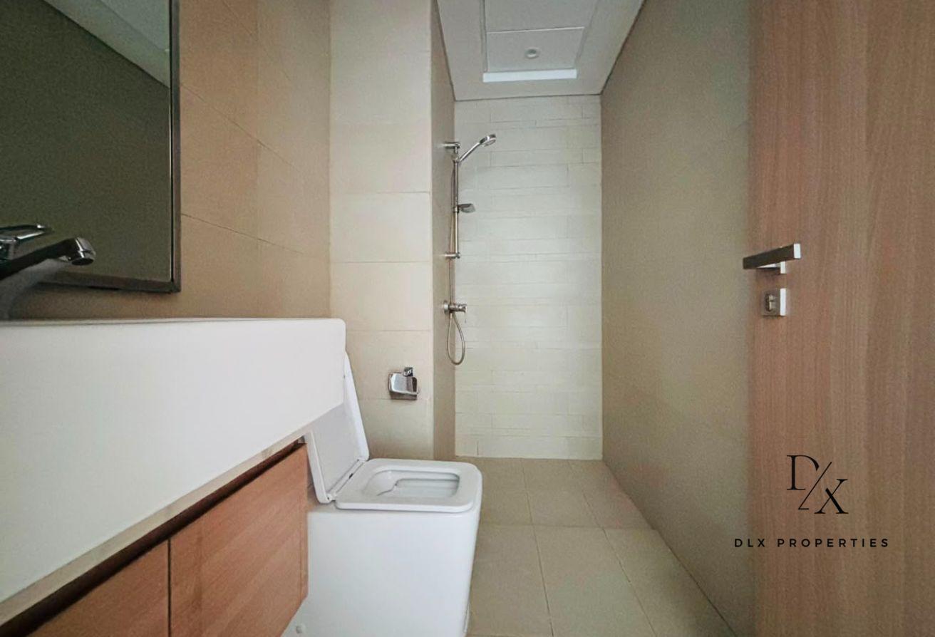 Corner Unit | Two Balcony | Spacious photo 6