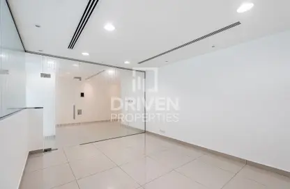Office Space - Studio for rent in Emaar Business Park Building 4 - Emaar Business Park - Sheikh Zayed Road - Dubai