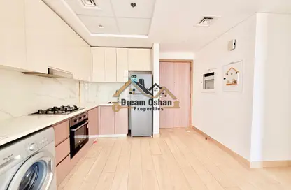 Apartment - 2 Bedrooms - 2 Bathrooms for rent in Azizi Riviera 40 - Azizi Riviera - Meydan One - Meydan - Dubai