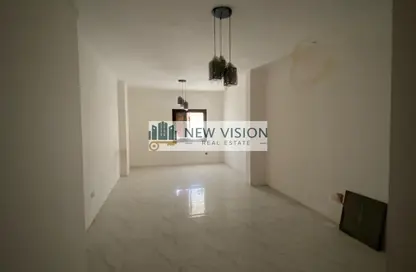 Apartment - 3 Bedrooms - 3 Bathrooms for rent in Clock Tower Offices - Al Musalla - Al Gharb - Sharjah