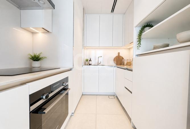 Vacant Now | Marina View | Mid Floor 1BR photo 3