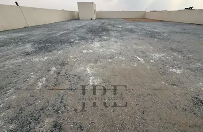 Warehouse - Studio - 1 Bathroom for rent in Al Sajaa - Sharjah