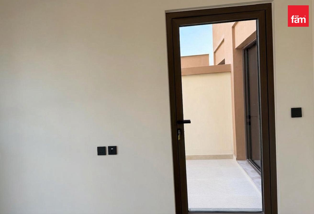 Easy Access To Lagoon | Resort living photo 9