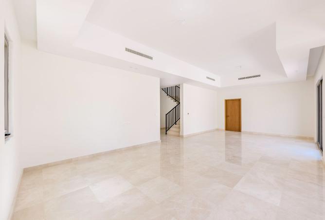 5-bed villa in Toledo · Brand new · Private garden — photo 4
