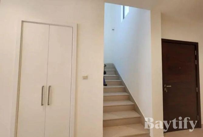94012593 - Property Image 3