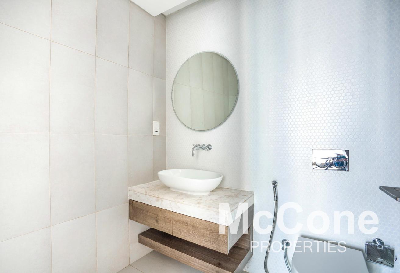 Beach Access | Large Balcony | Burj View photo 23