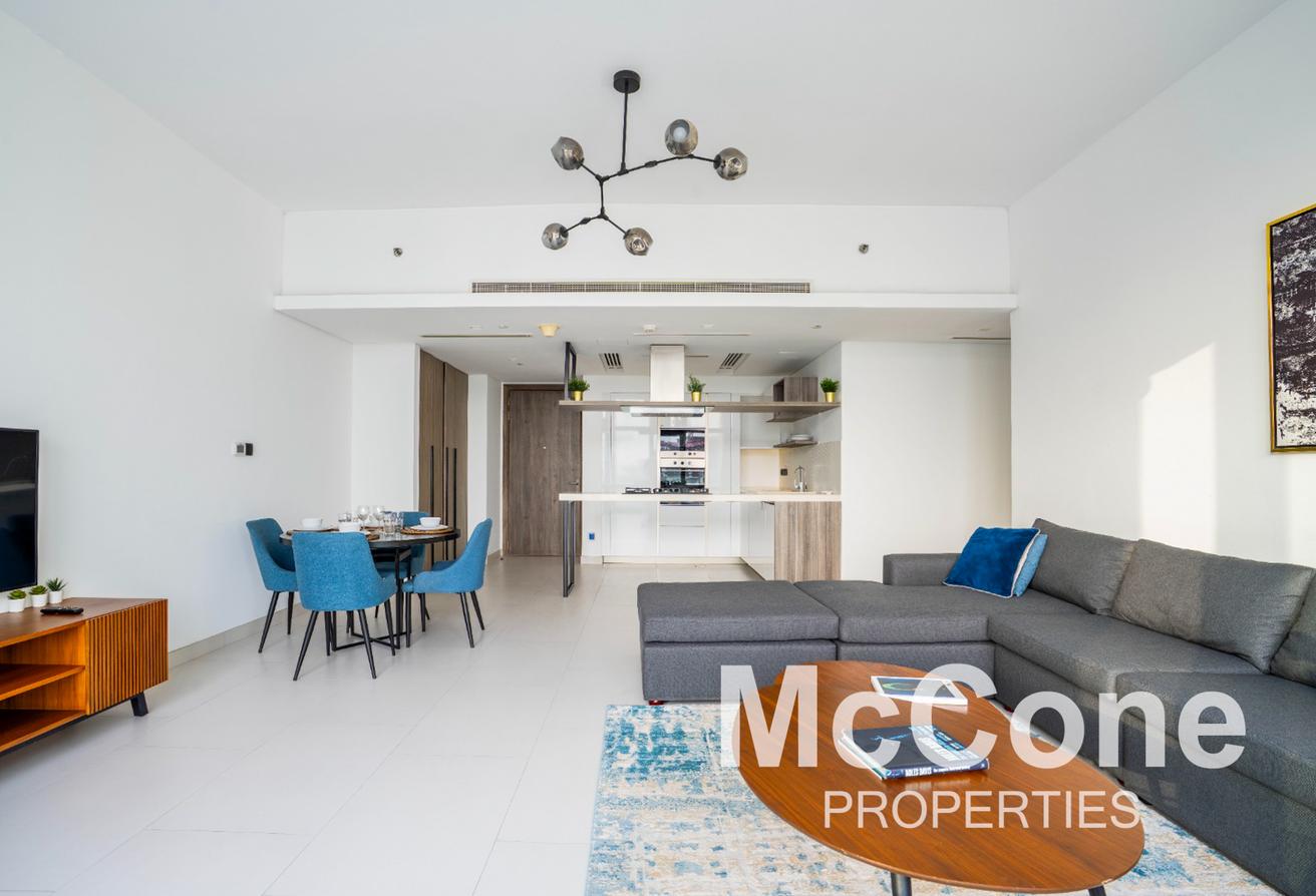 Beach Access | Large Balcony | Burj View photo 2