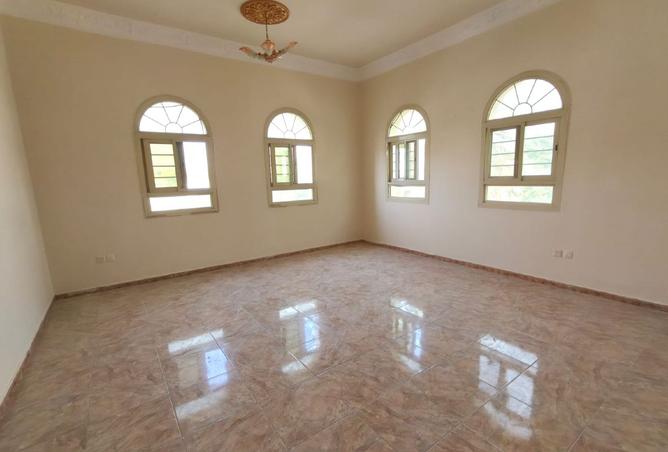 128849219 - Property Image 3