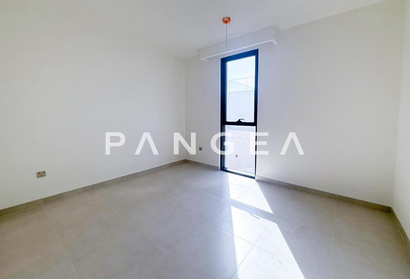 Multiple Cheques | Close to Park | Standalone photo 8