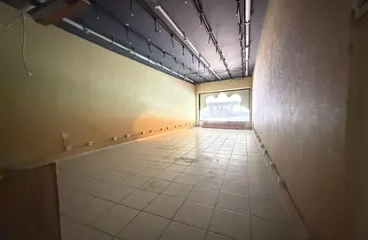 Shop - Studio - 1 Bathroom for rent in Al Buteen - Al Ras - Deira - Dubai